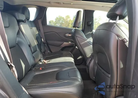 2020 Jeep Cherokee Latitude Plus z USA, uszkodzony, nr VIN 1C4PJLLB3LD511547